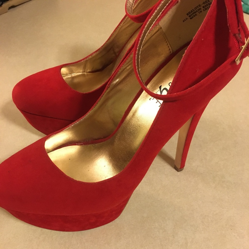 Red ballerina stiletto